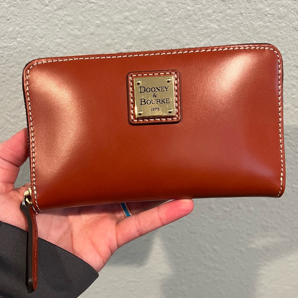 NWT Dooney & Bourke Zip Around Phone Wristlet - Tan